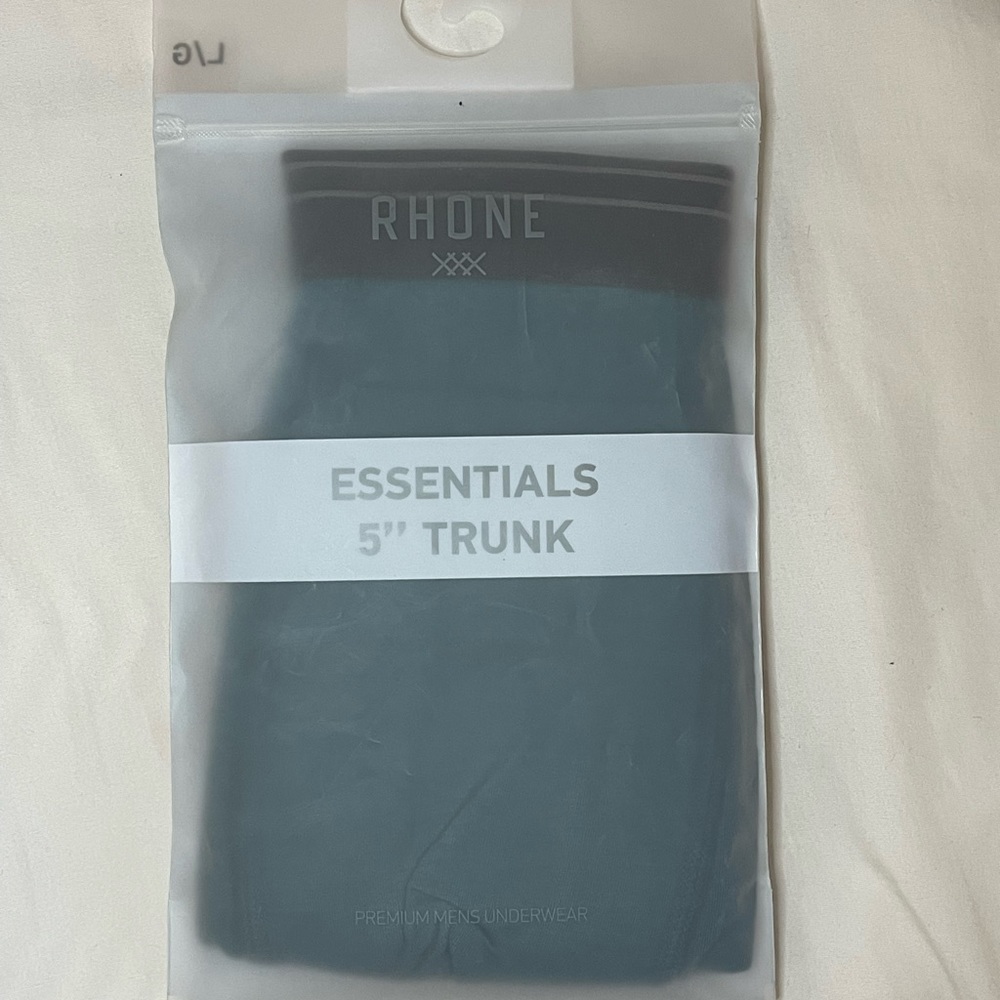 RHONE ESSENTIALS BOXER TRUNKS 5”